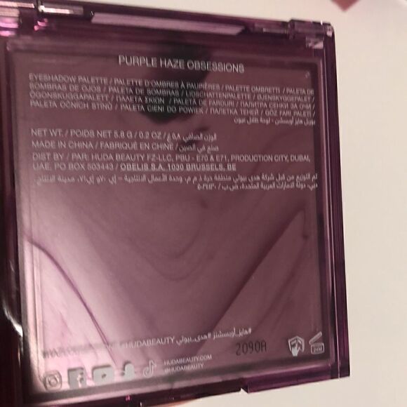 HUDA beauty purple haze eyeshadow palette NEW - Picture 3 of 3